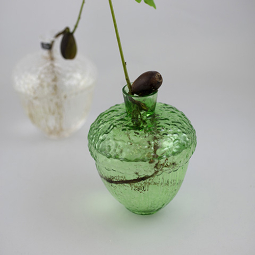 Robur, vase for acorns (green) from Vas Vitreum in the group Gifts at Stiftelsen Prins Eugens Waldemarsudde (1402)