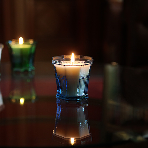 Scented Candle, Biblioteket, in WALDEMARSUDDEKRUKAN Mini Glass (Steel-blue) in the group The Waldemarsudde flowerpot / Glass at Stiftelsen Prins Eugens Waldemarsudde (2249)