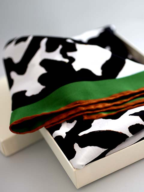 Silk scarf Black/White Bindesböll